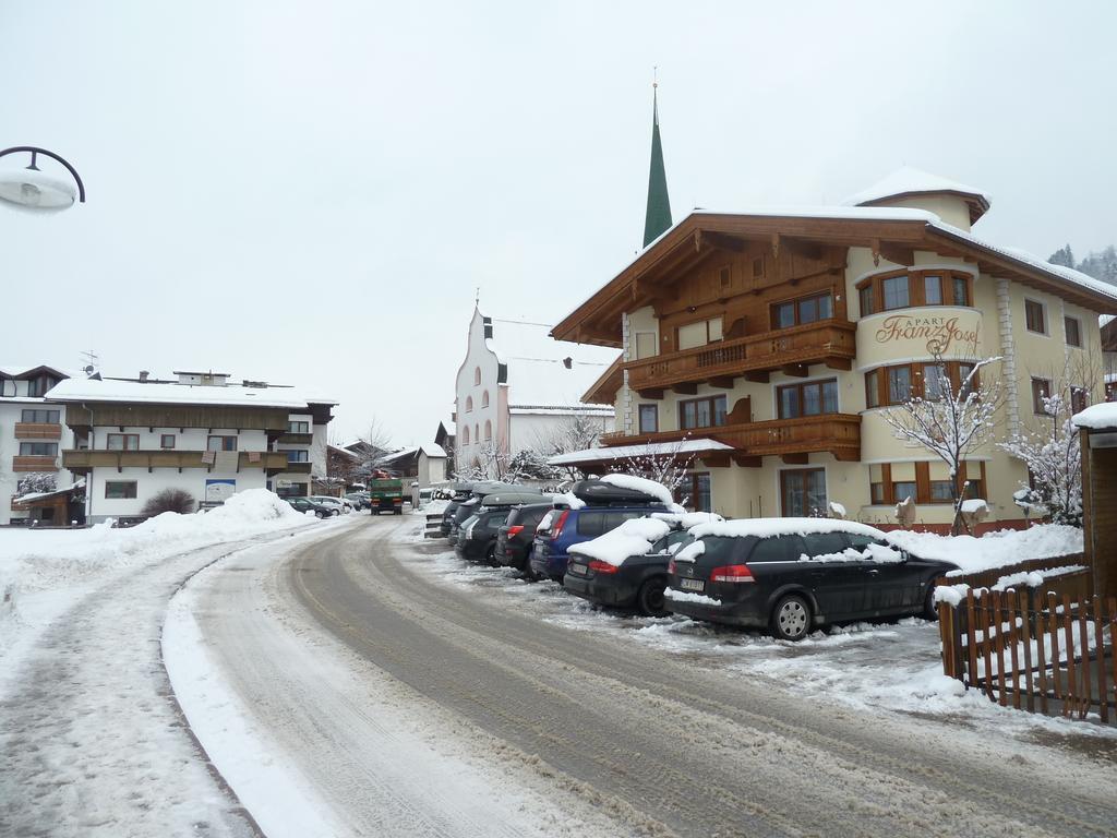 Apart Franz Josef Stumm Bilik gambar
